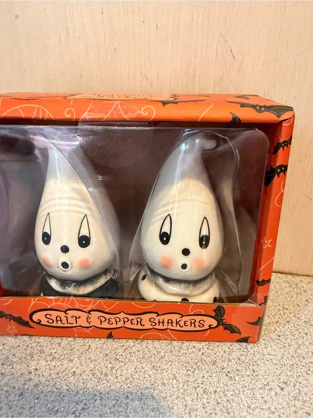 New Johanna Parker Halloween Salt & Pepper Shakers Set Gus Ghost Whimsical 4